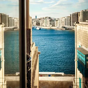 https://19-rooms.hotelssaintjulians.com