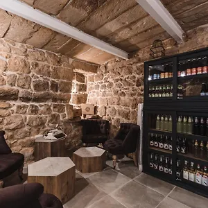 https://talbot-bons-bed-breakfast.hotelssaintjulians.com